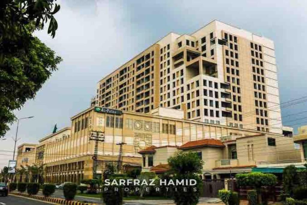 Sunset Luxury Gold Crest Mall Residency Лахор Екстер'єр фото
